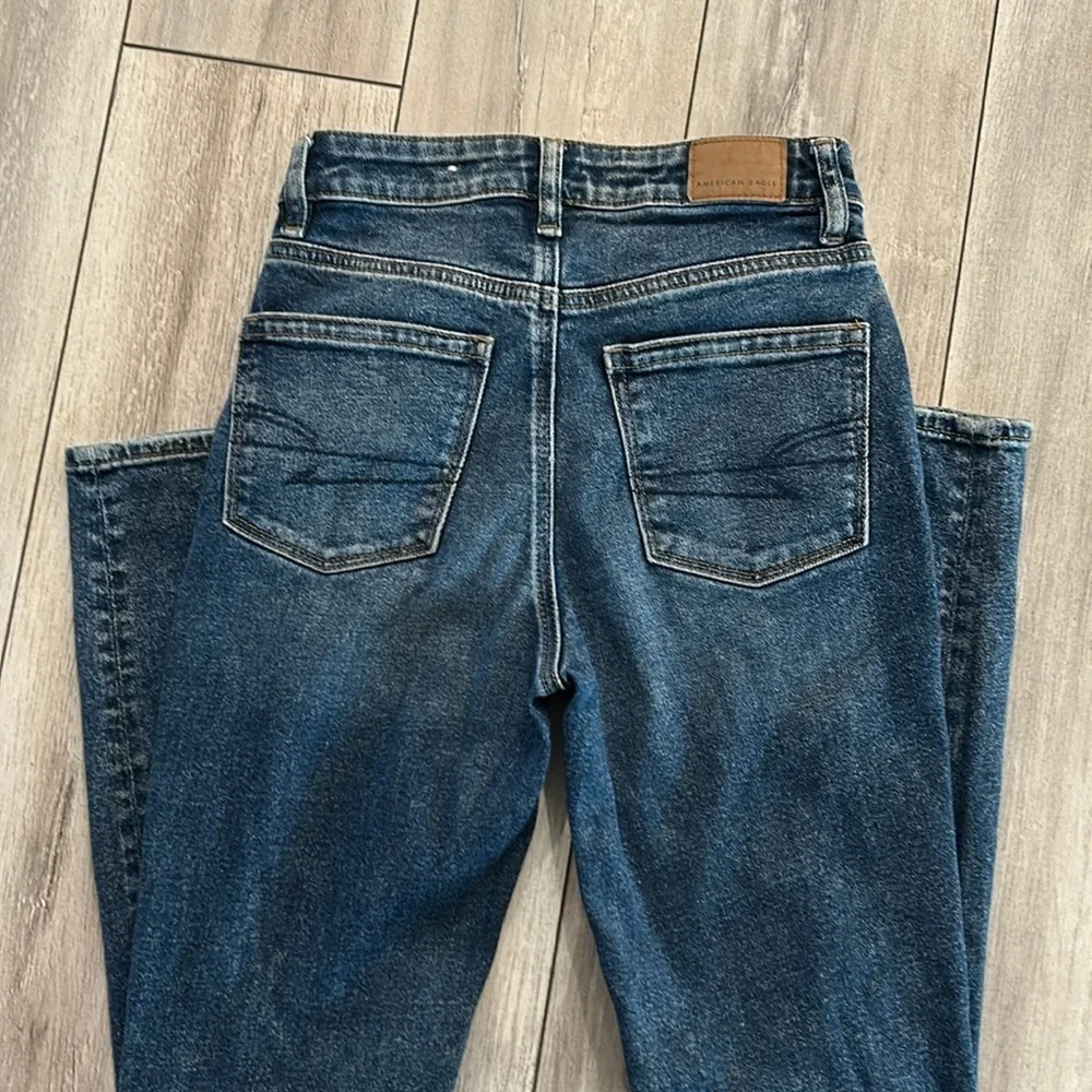 American Eagle MOM jeans size 00 distressed